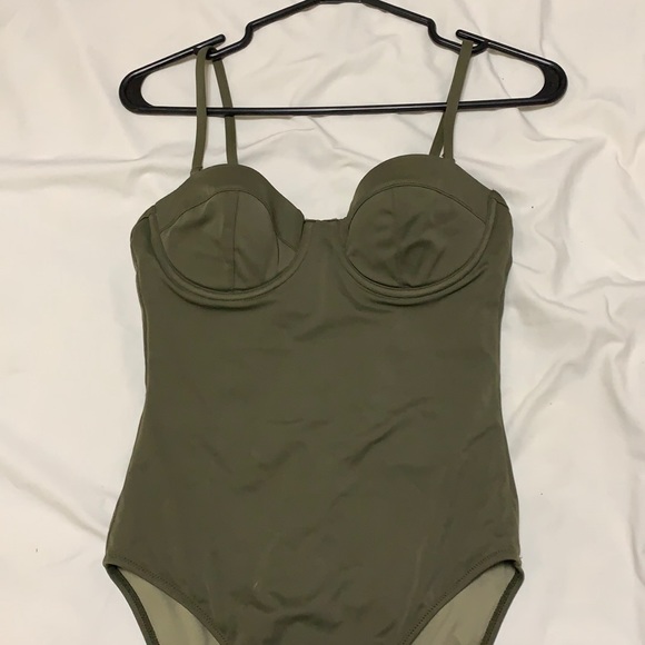 Bathing suit - Picture 2 of 6